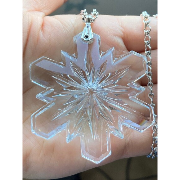 Designer Les Bernard crystal Christmas snowflake Pendant Necklace - Picture 3 of 5